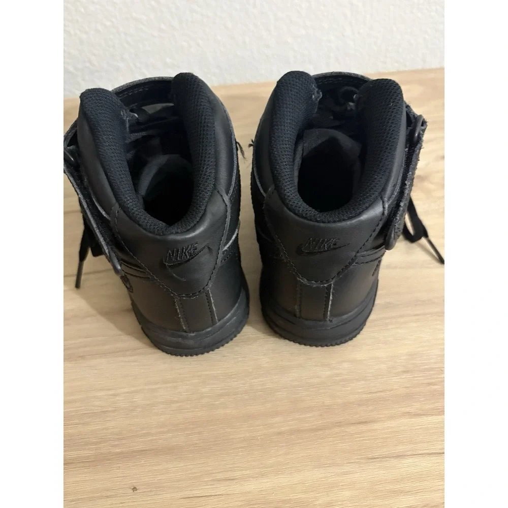 Nike Court Borough Mid 2 Unisex Kids Black Mid Top Sneakers Size 2.5 Y
